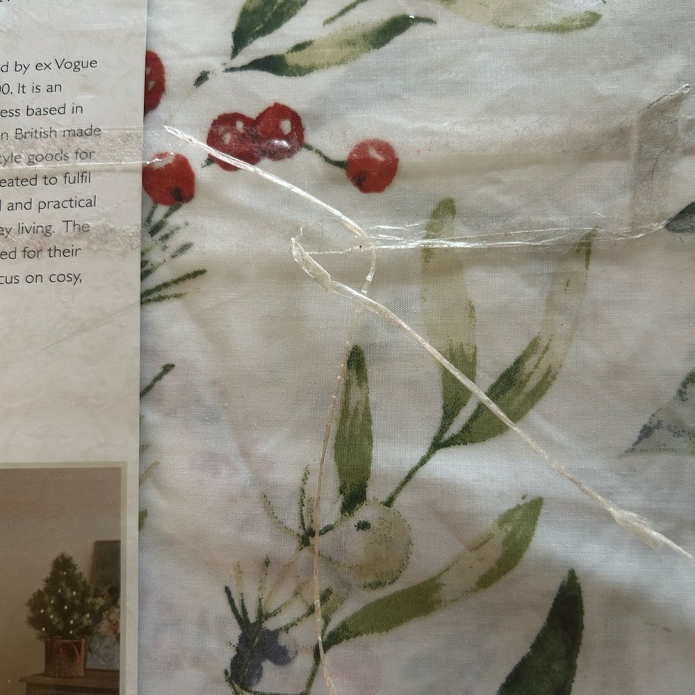 Cabbages & Roses King Size 3 pc. Duvet Set. Christmas Foliage- Fir Ruby. NWT - Picture 6 of 9